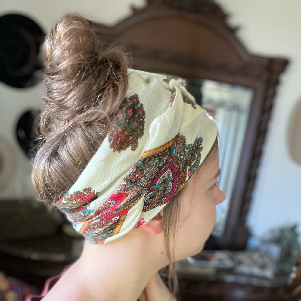 Large Vintage Scarf Ivory Paisley